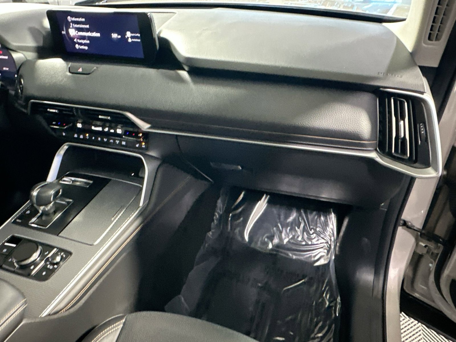 Used 2024 MAZDA CX-90 Plug-In Hybrid w/ Premium Pkg image 35