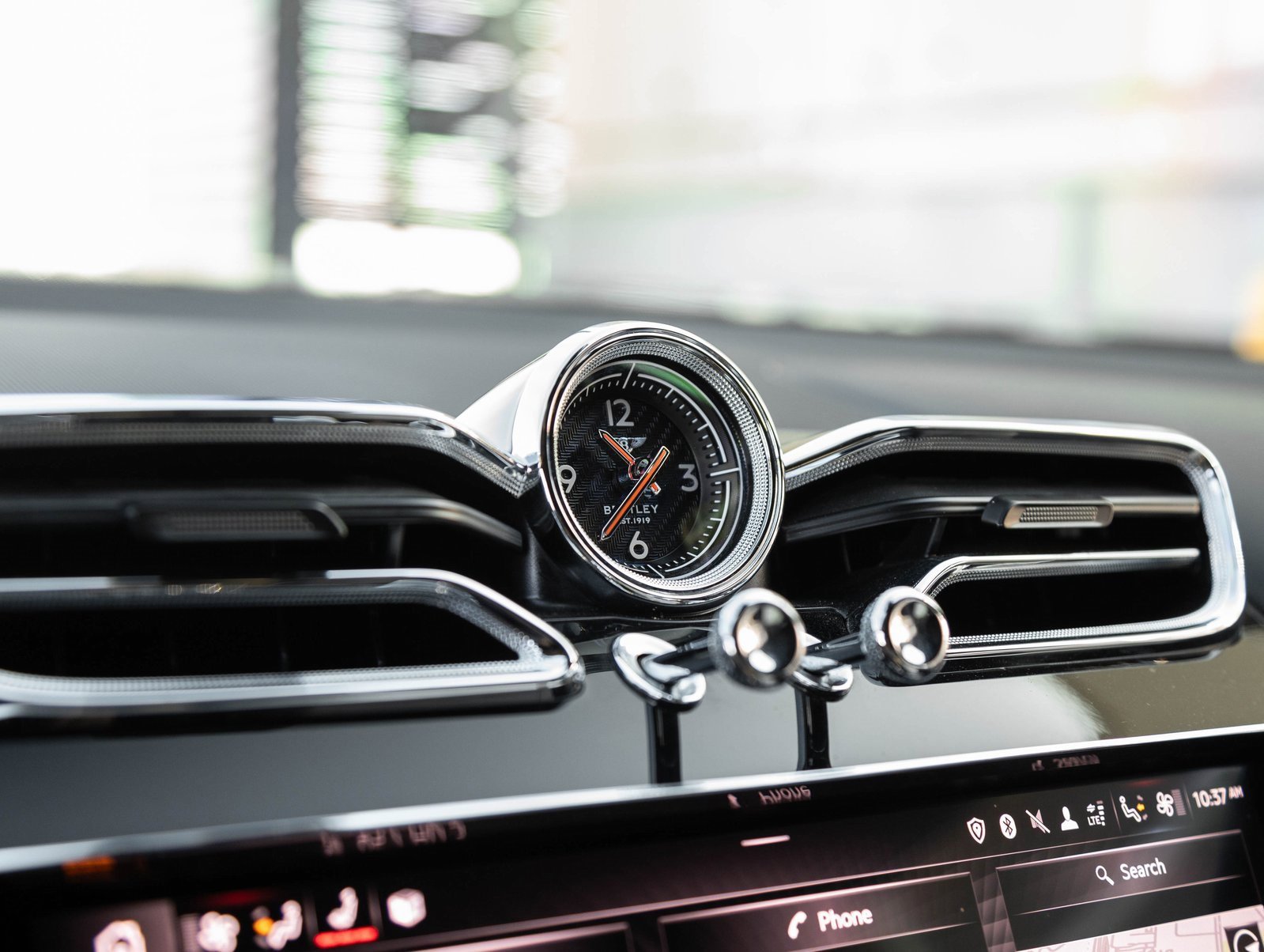 Used 2021 Bentley Bentayga image 22