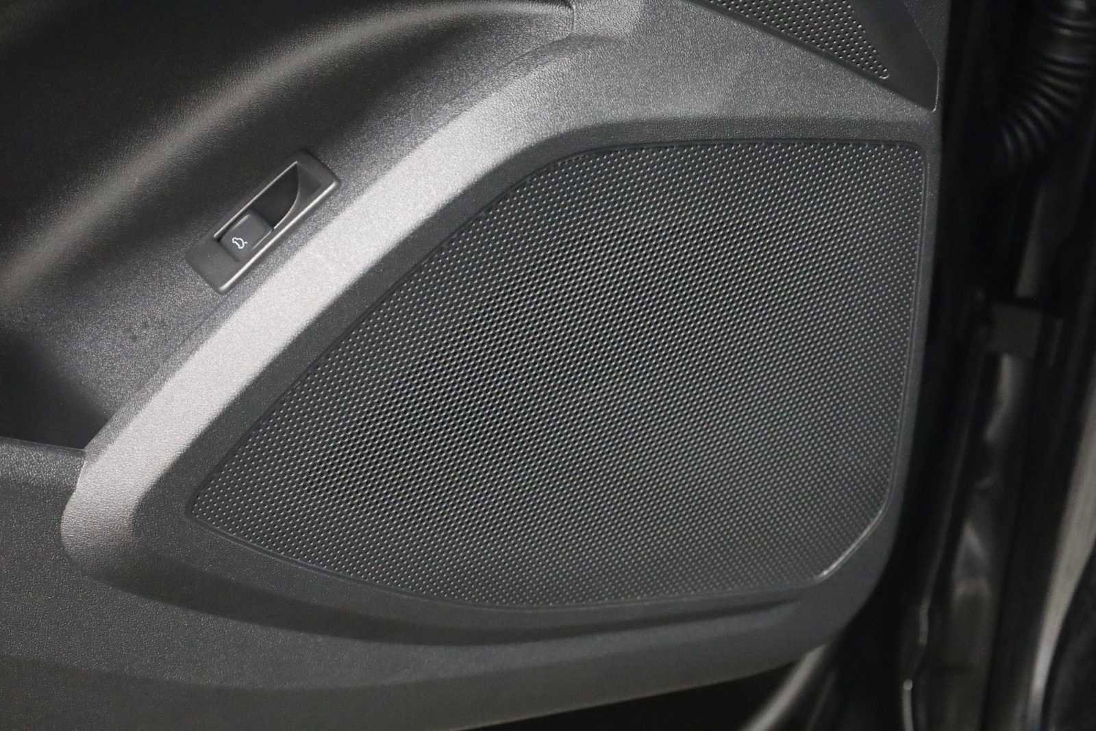 Certified 2025 Audi Q5 Premium Plus w/ Premium Plus image 17