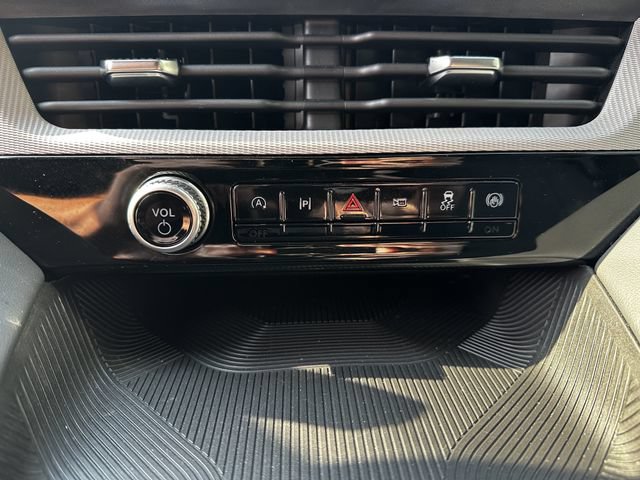 Certified 2025 Ford Explorer Active AWD/4WD image 24
