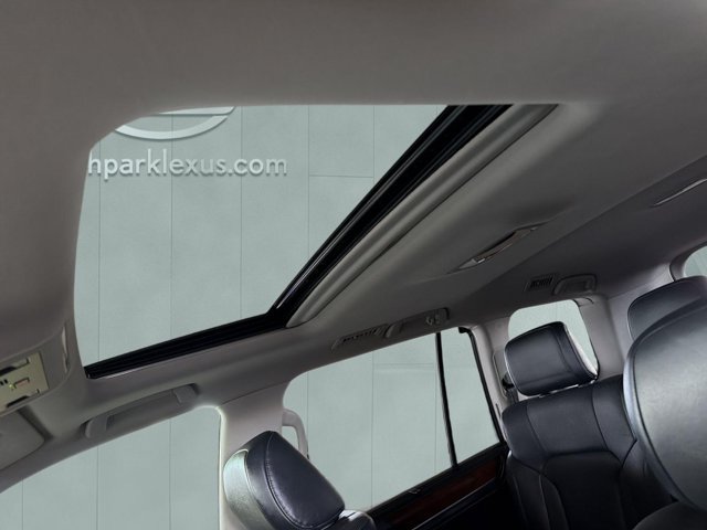 Used 2020 Lexus LX 570 4WD w/ Luxury Package image 21