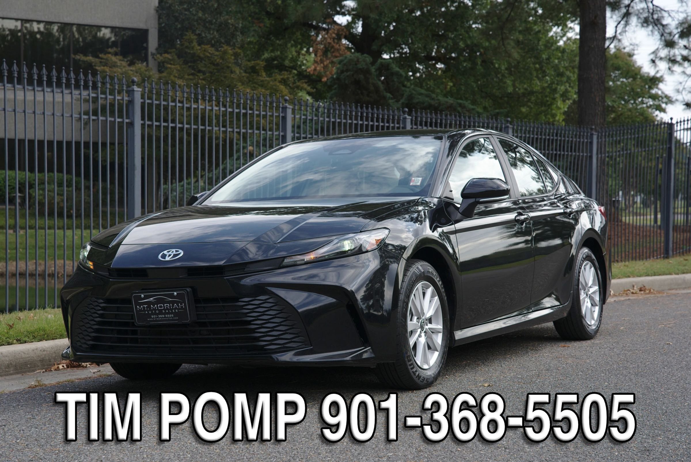 Used 2025 Toyota Camry LE FWD image 2