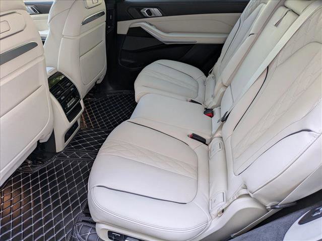 Used 2025 BMW X7 M60i image 18
