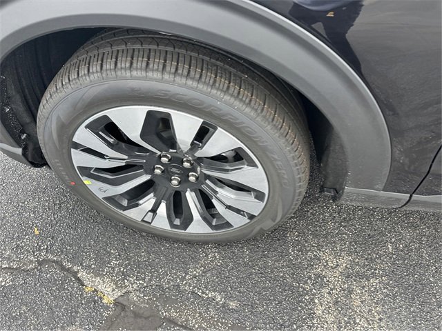 New 2026 Ford Explorer Platinum w/ LUX Leather Package image 14