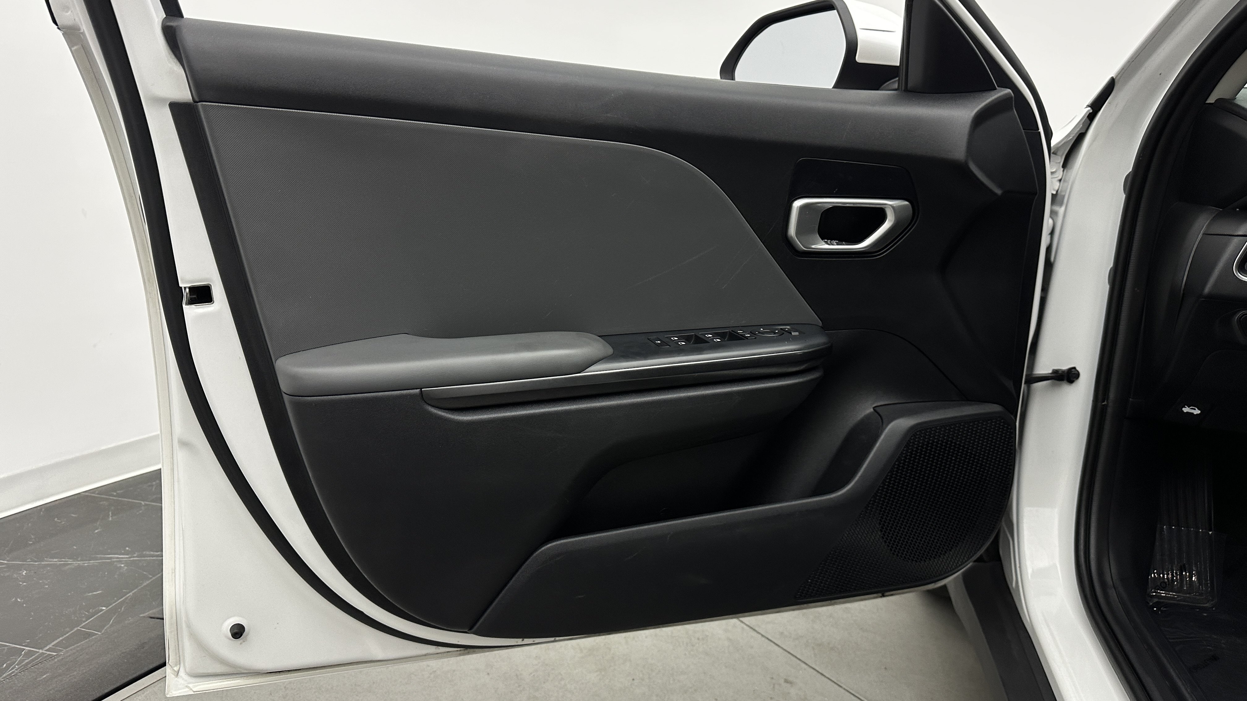 Used 2025 Kia K4 FWD image 12