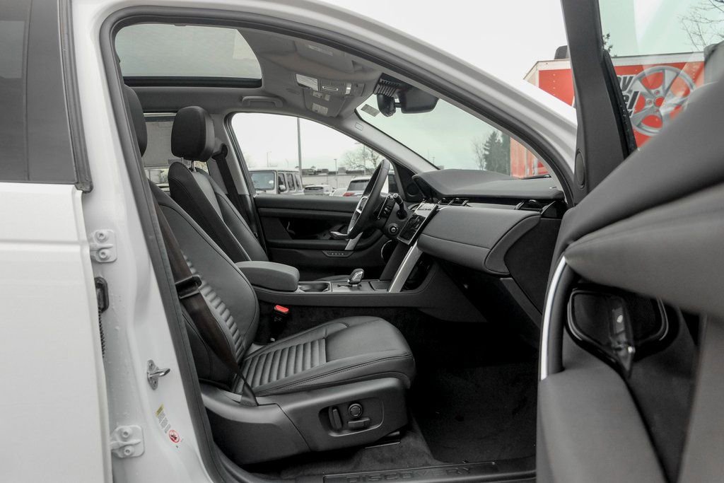 Used 2025 Land Rover Discovery Sport S image 20