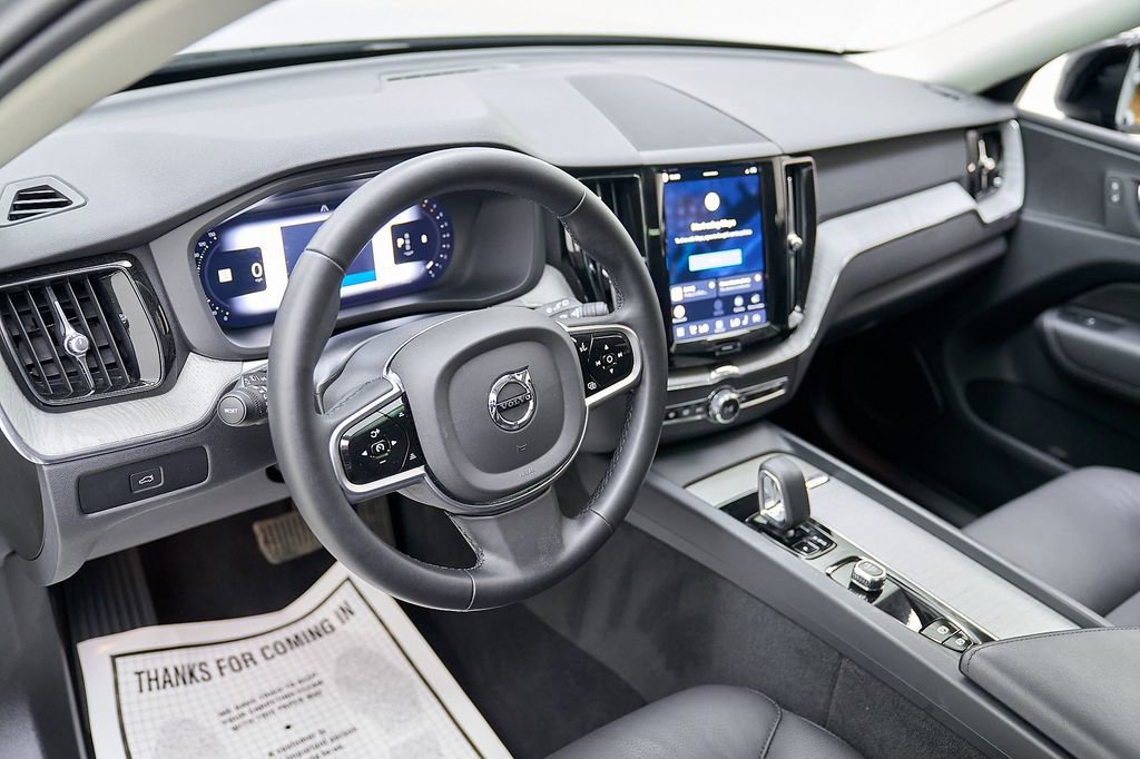 Certified 2025 Volvo XC60 B5 Plus AWD/4WD image 13