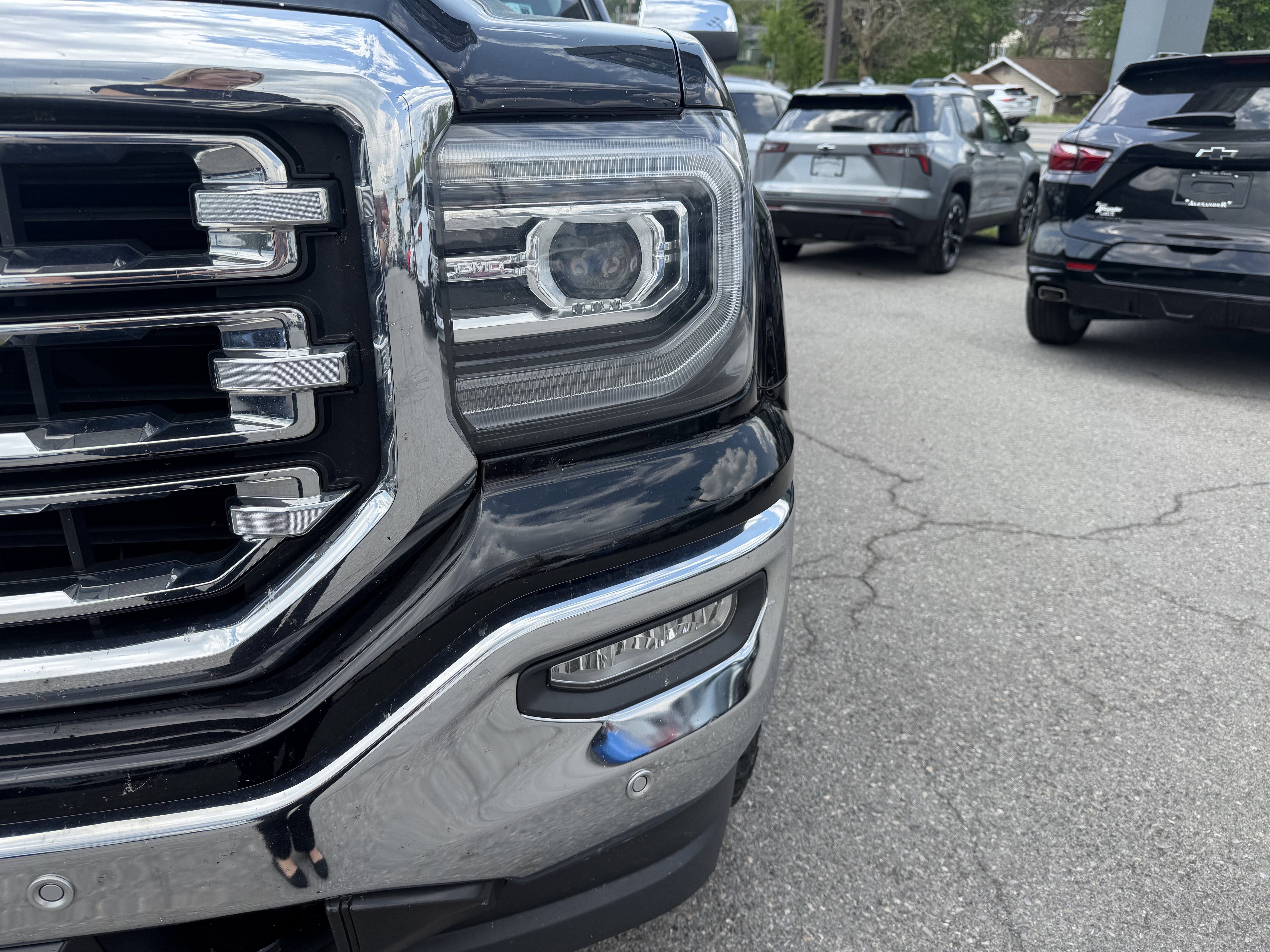 Used 2018 GMC Sierra 1500 SLT AWD/4WD image 12