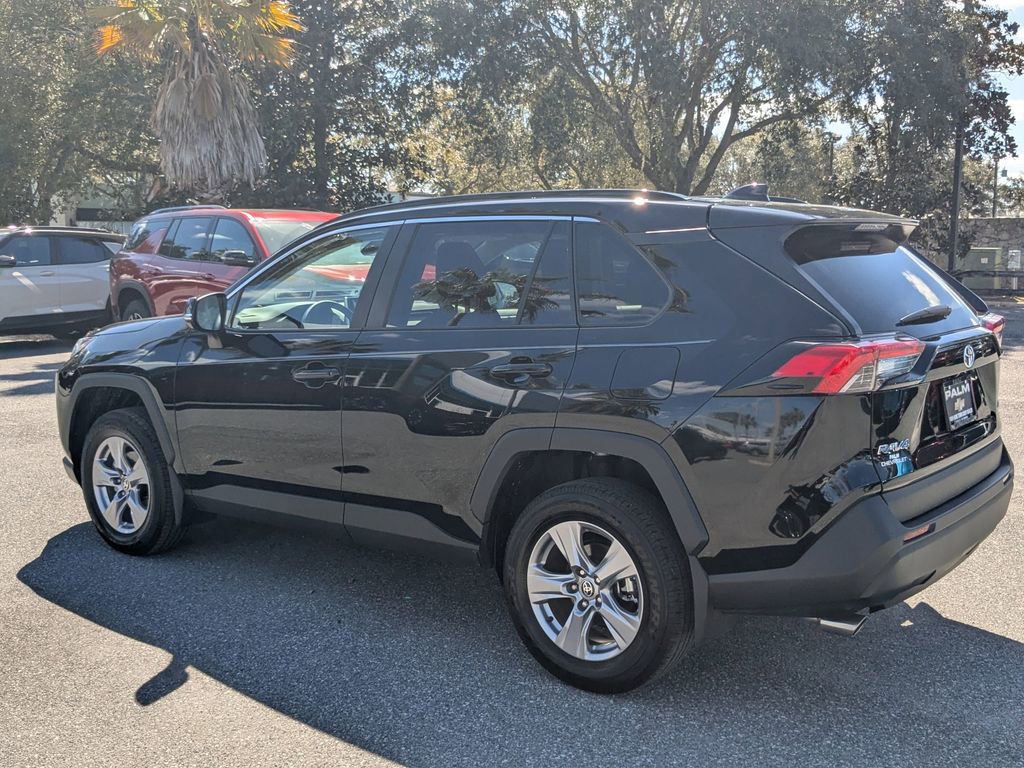 Used 2025 Toyota RAV4 XLE w/ Convenience Package image 5