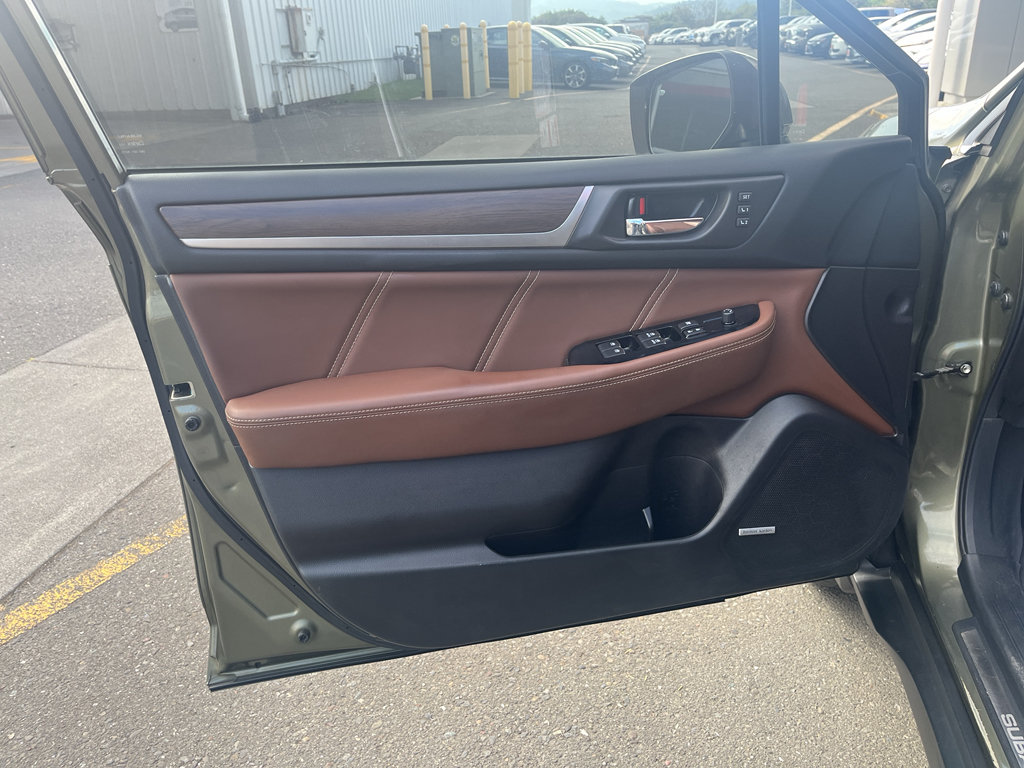 Used 2017 Subaru Outback 2.5i Touring AWD/4WD video 2