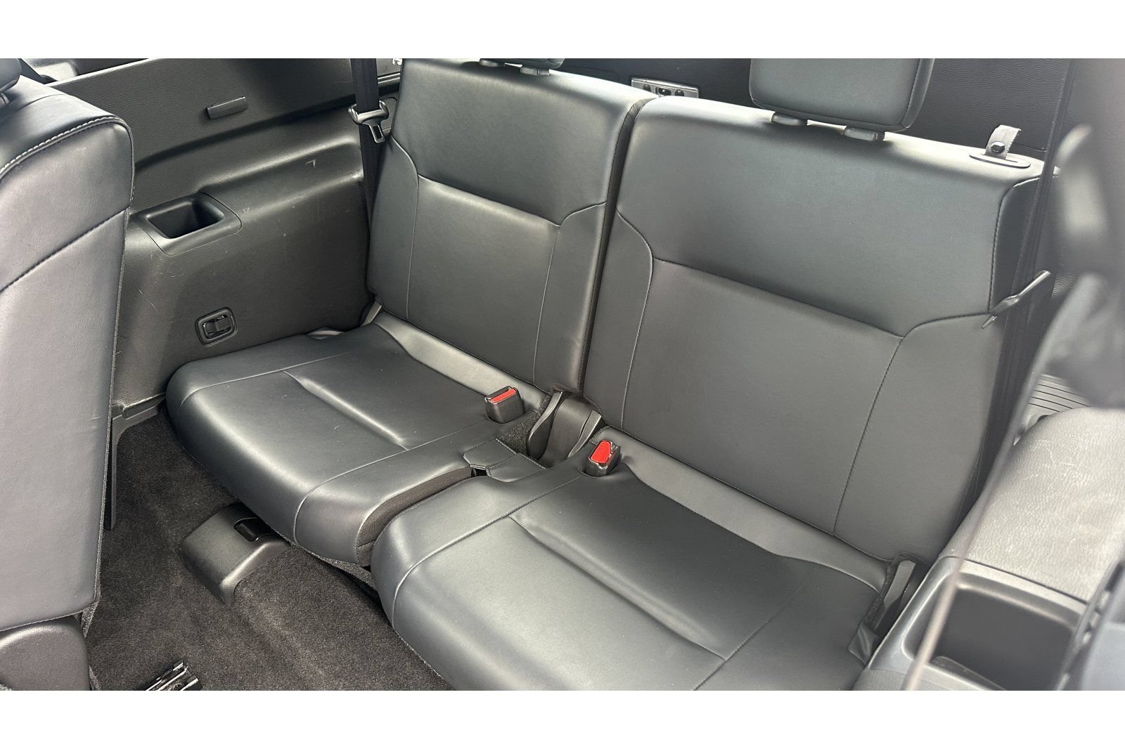 Used 2024 Mitsubishi Outlander AWD image 17