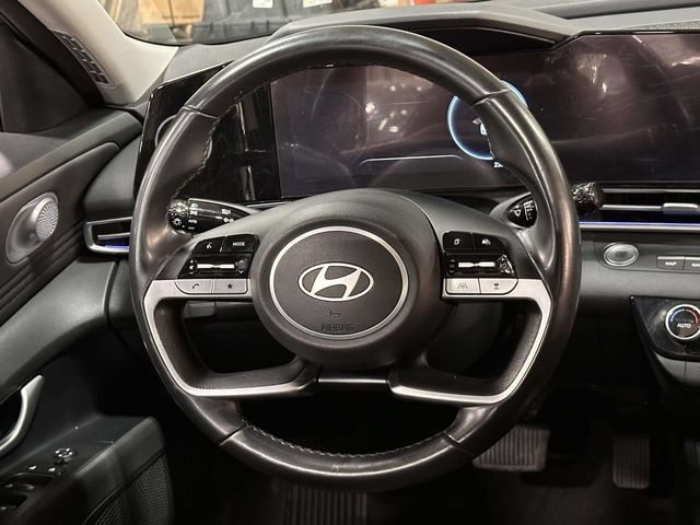 Used 2025 Hyundai Elantra SEL FWD image 21