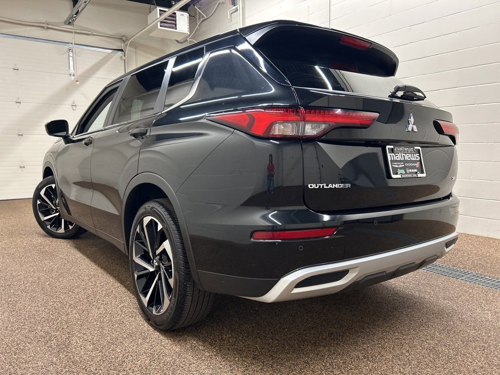 Used 2024 Mitsubishi Outlander SE image 4