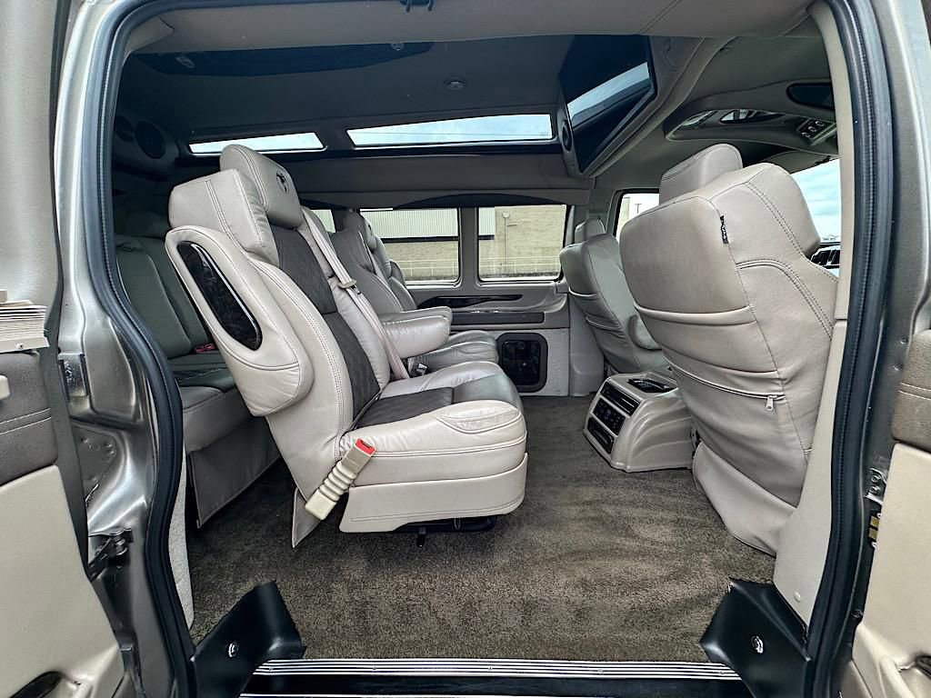 Used 2023 Chevrolet Express 2500 image 15