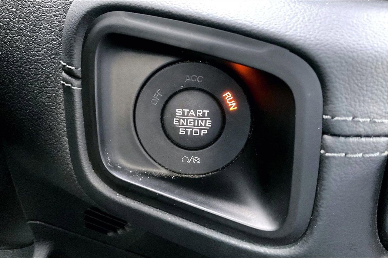 Used 2024 Jeep Wrangler High Altitude AWD/4WD image 28