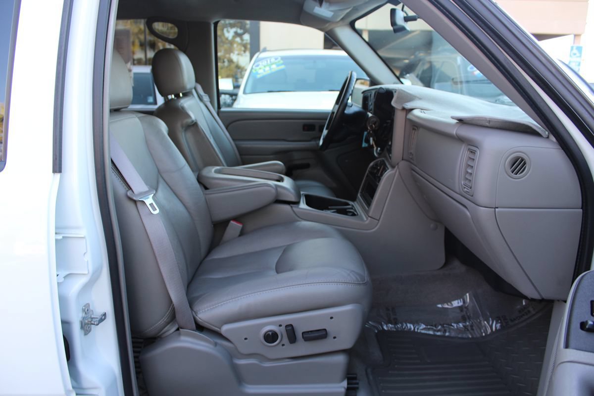 Used 2007 Chevrolet Silverado 2500 LT w/ Heavy-Duty Power Package AWD/4WD image 29