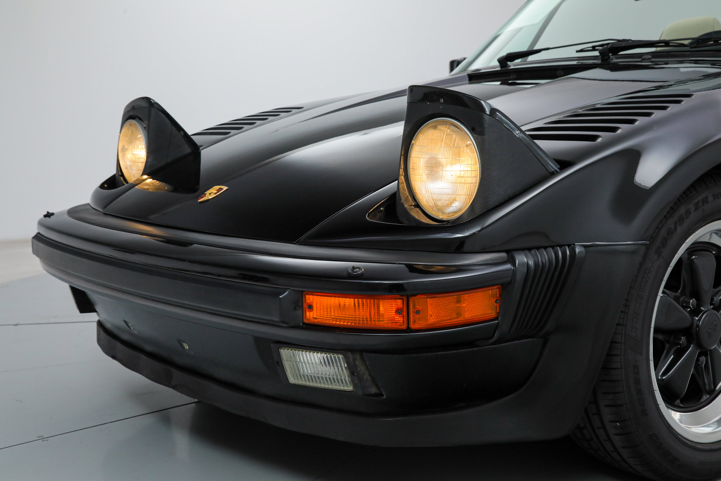 Used 1989 Porsche 911 Turbo Targa RWD image 32