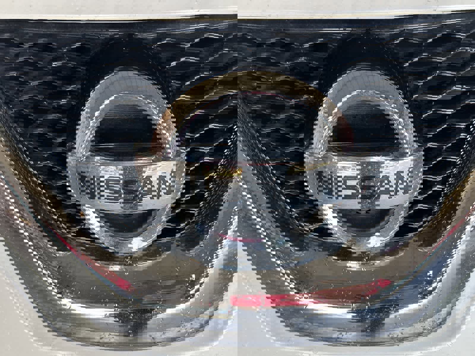 Used 2016 Nissan Rogue SV w/ SV Premium Package image 3