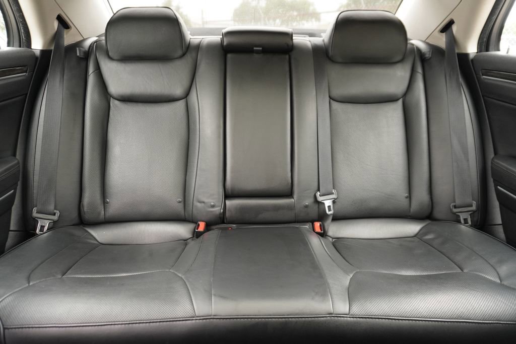 Used 2016 Chrysler 300 C RWD image 24