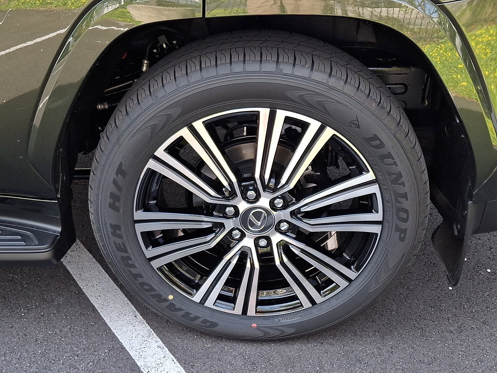 New 2026 Lexus LX 700h Luxury AWD/4WD image 5