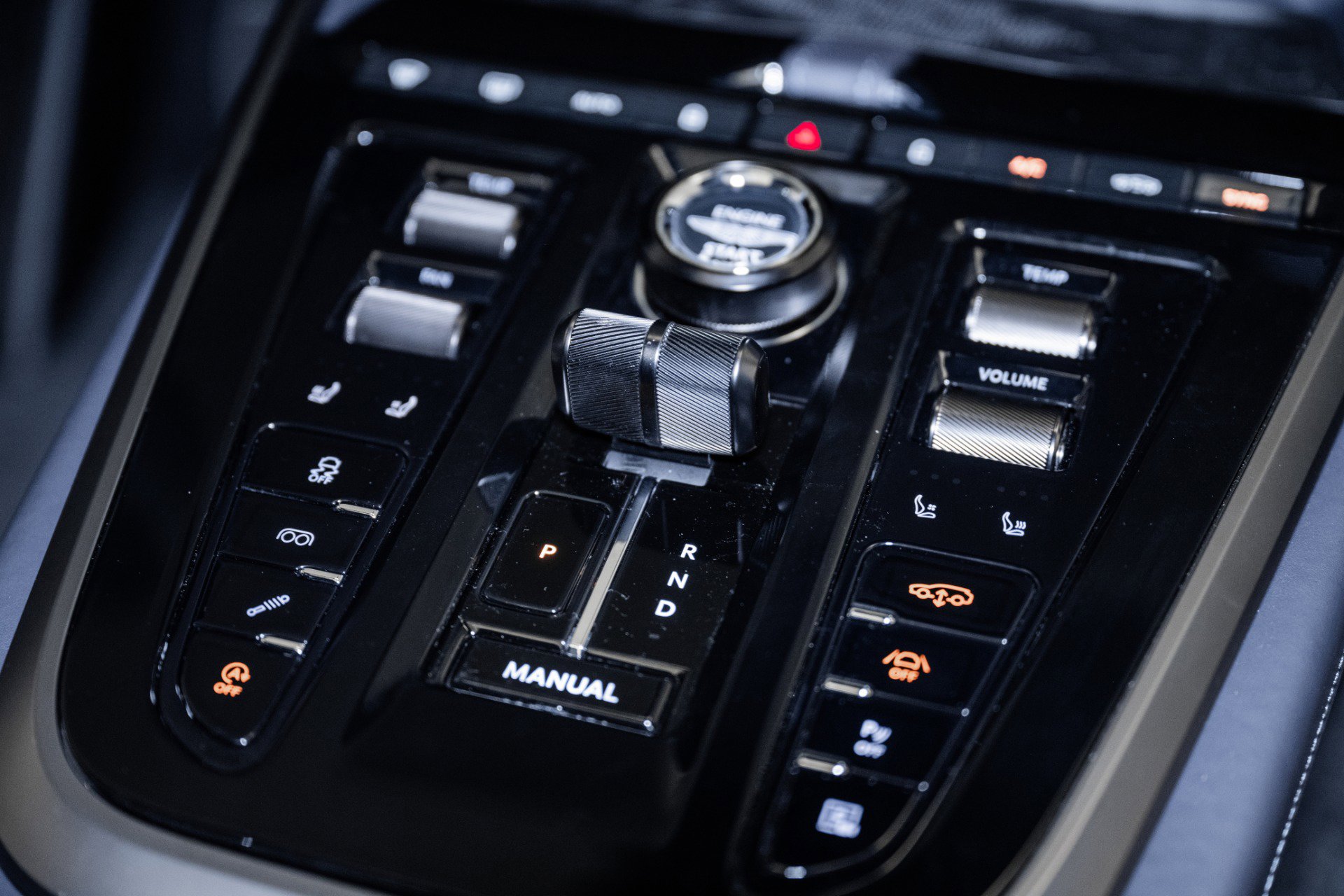 Used 2025 Aston Martin DBX 707 image 38