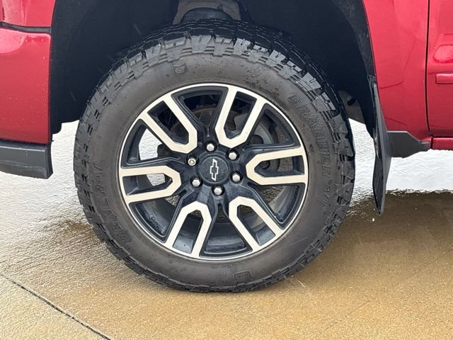 Used 2018 Chevrolet Silverado 1500 LT w/ All Star Edition AWD/4WD image 10