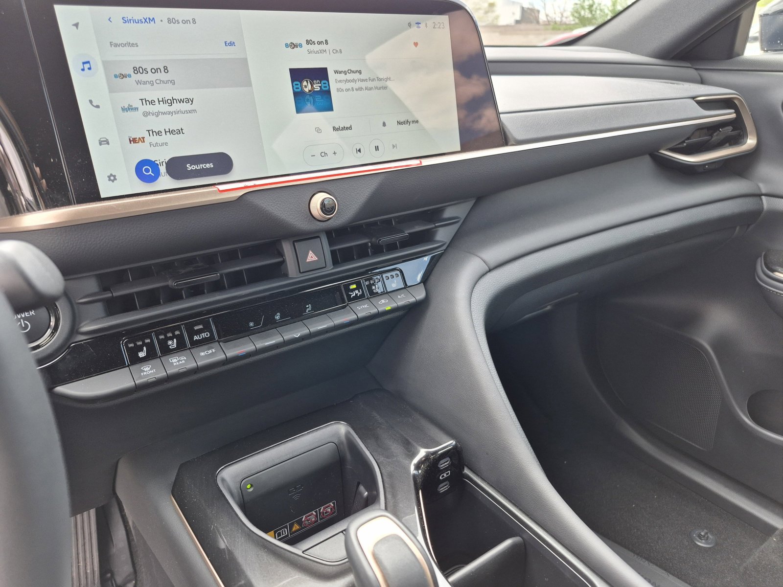 Used 2026 Toyota Crown XLE image 12