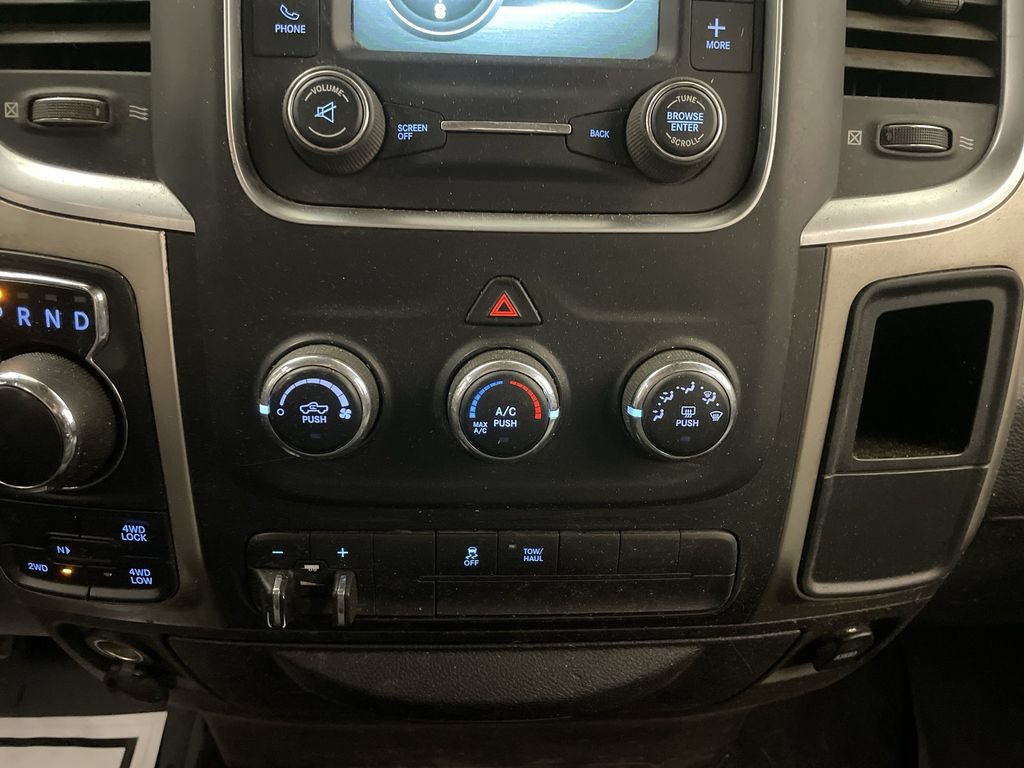 Used 2015 RAM 1500 Classic SLT AWD/4WD image 10