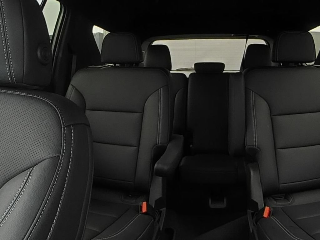 Used 2026 Chevrolet Traverse LT FWD image 13