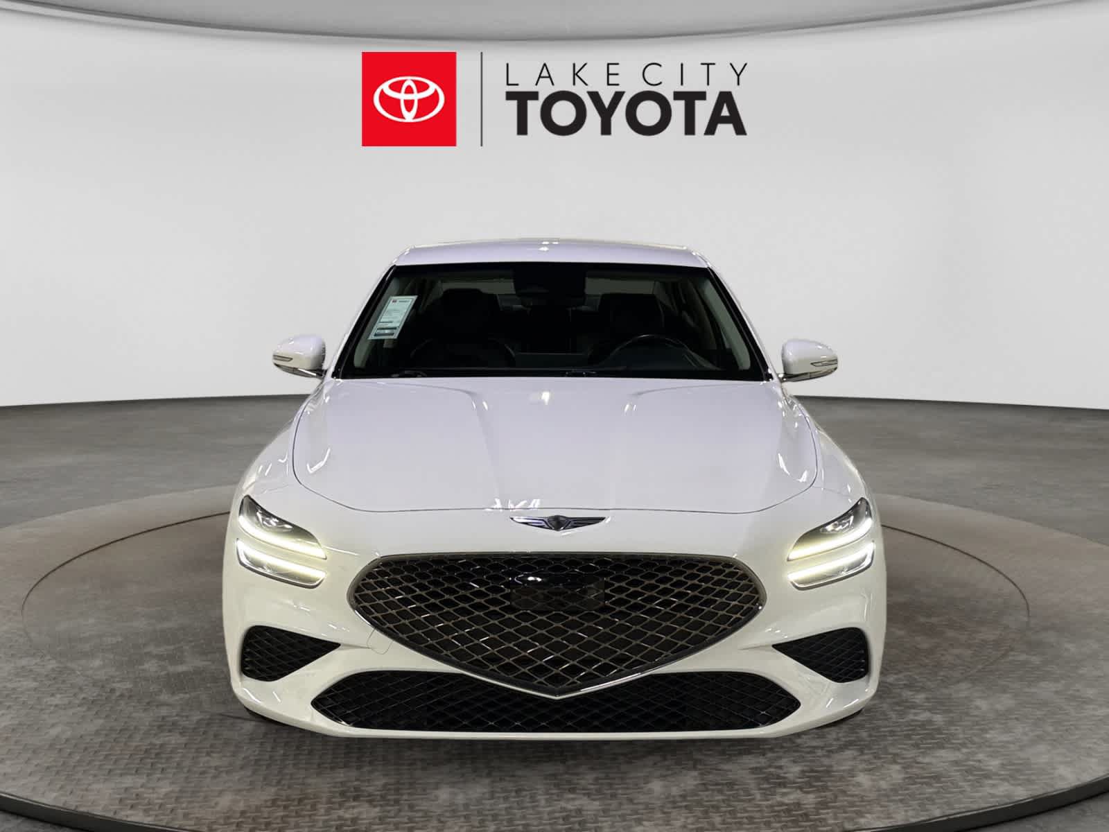 Used 2025 Genesis G70 2.5T RWD image 14