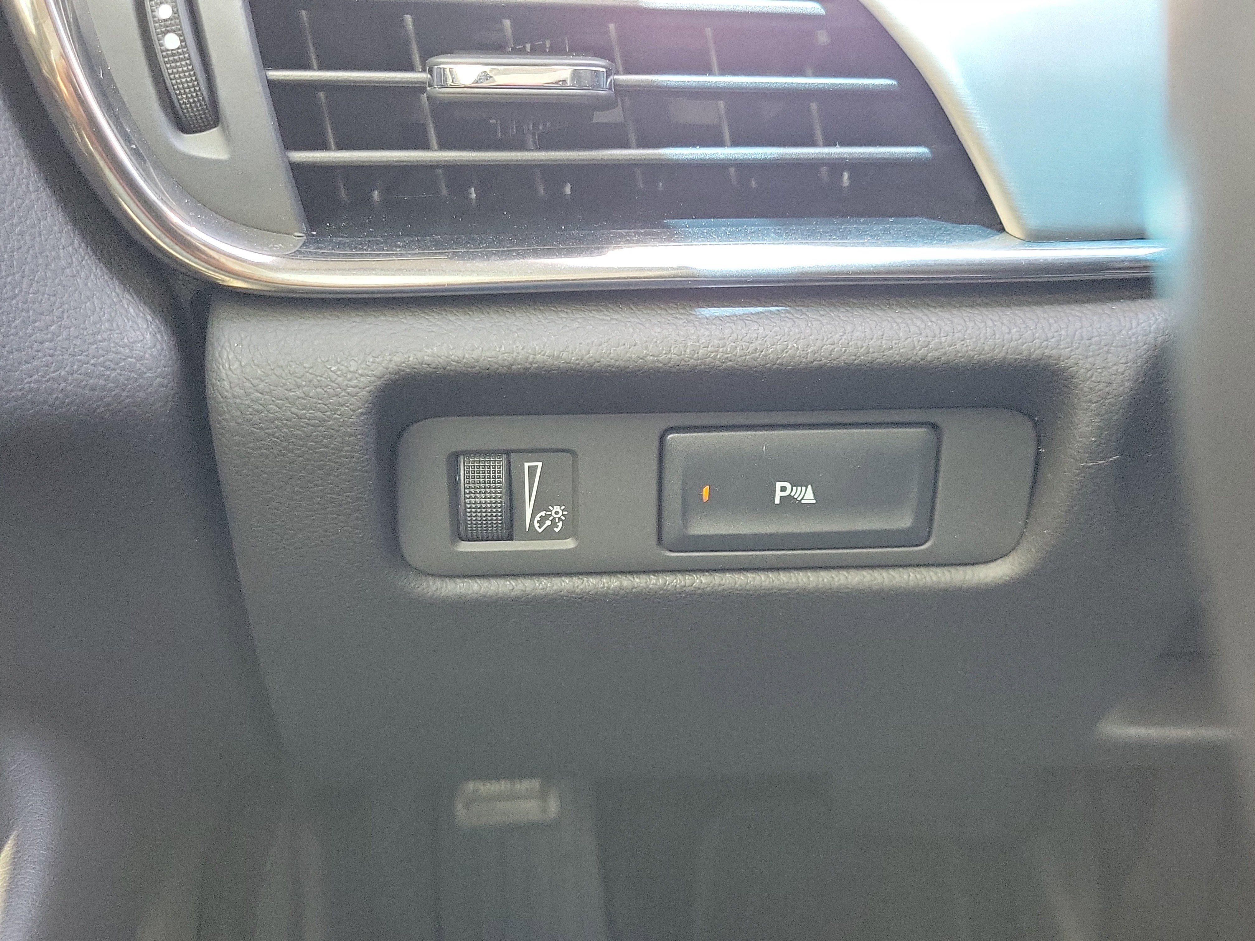 Used 2016 Cadillac ATS Luxury w/ Sun And Sound Package image 28