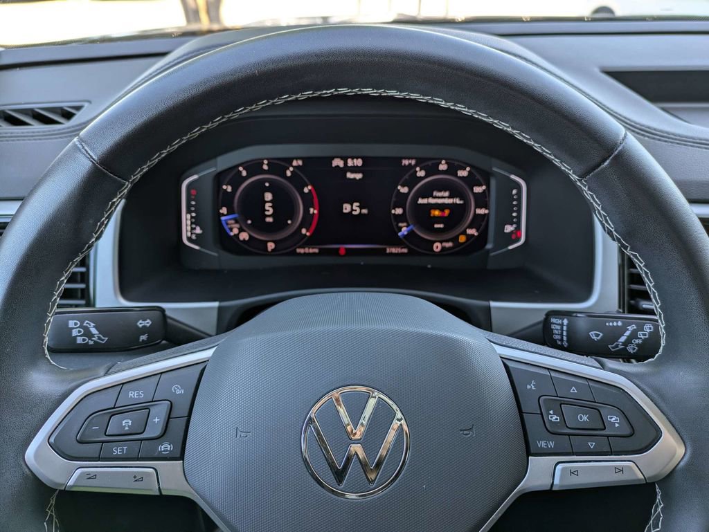 Used 2023 Volkswagen Atlas SE image 40