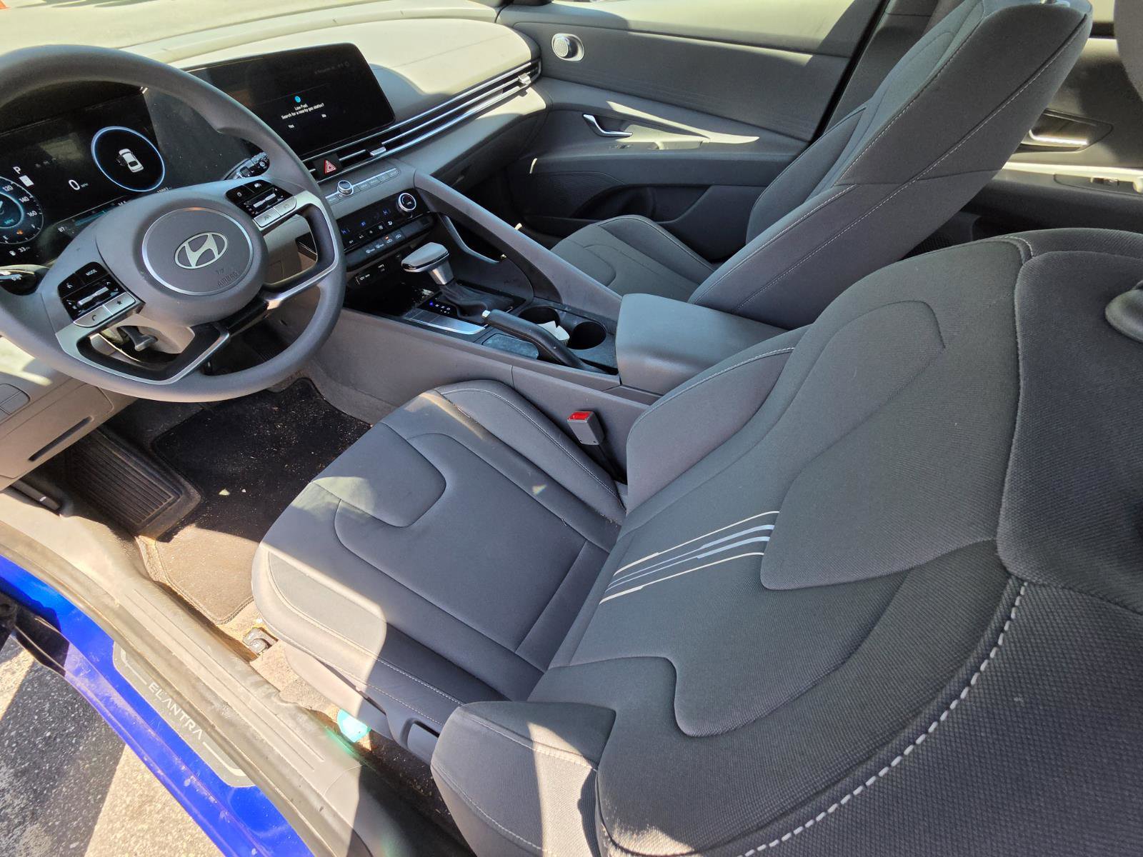 Used 2024 Hyundai Elantra SEL image 9