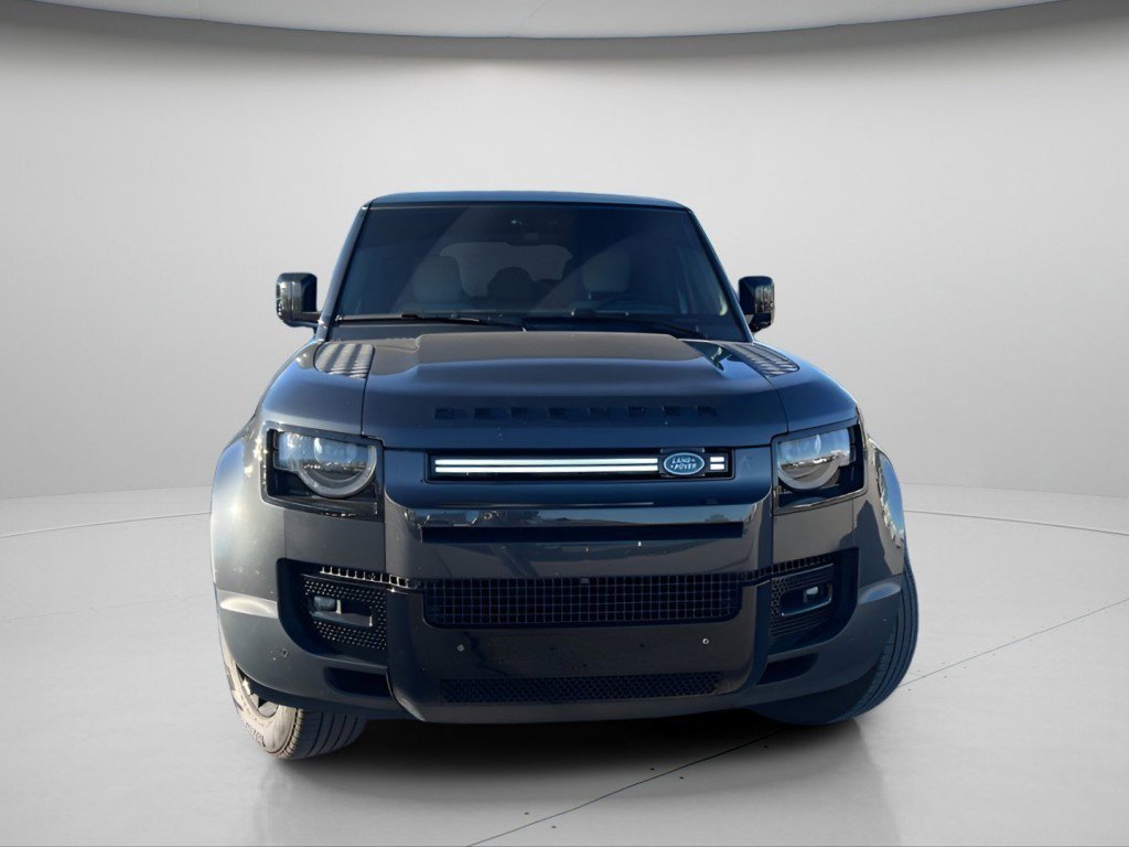 Used 2025 Land Rover Defender 110 S image 16