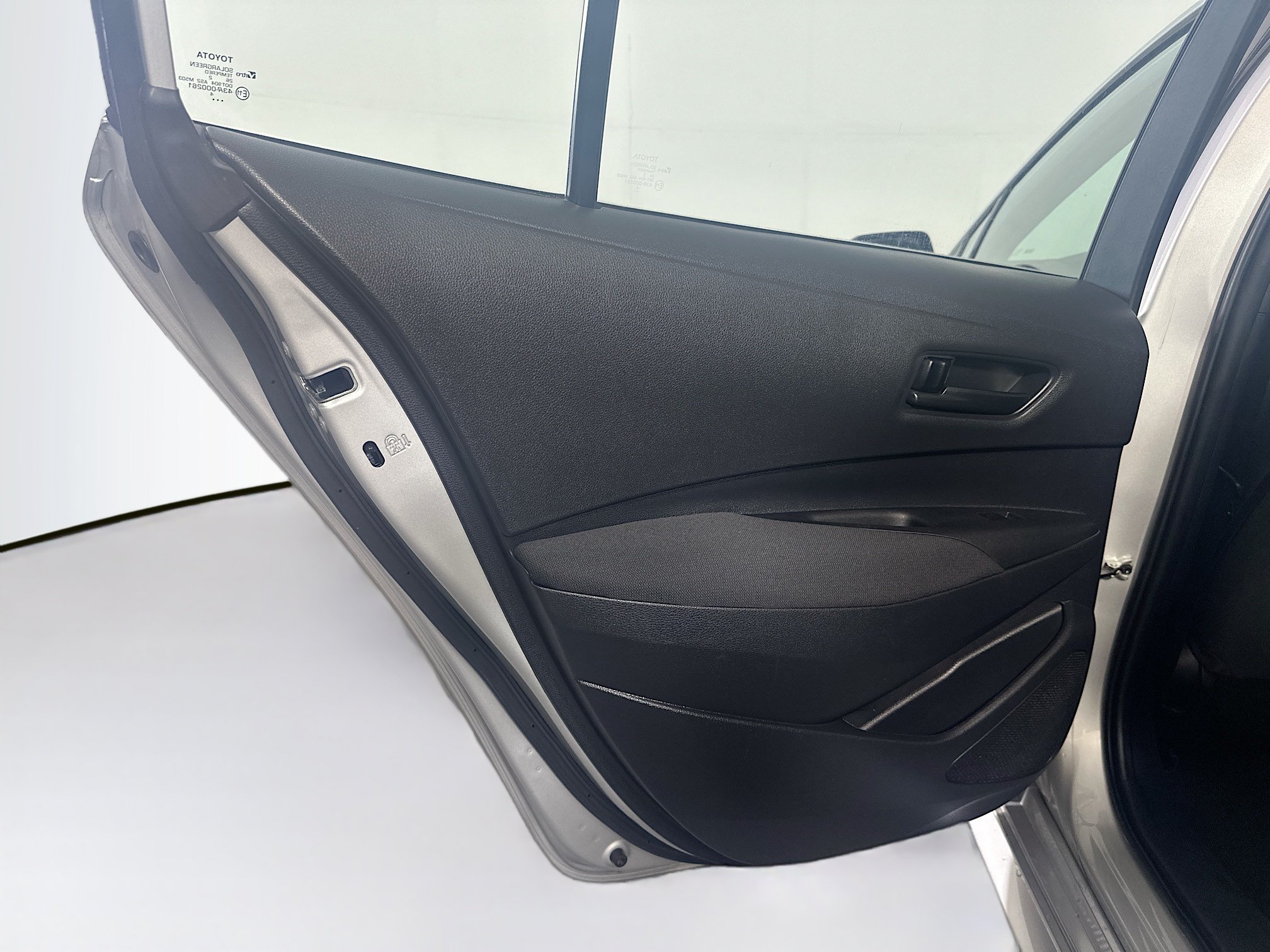 Used 2022 Toyota Corolla LE FWD image 25