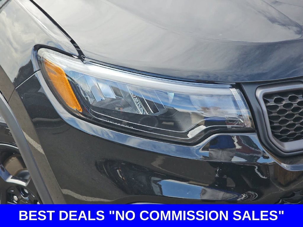 Used 2023 Jeep Compass Trailhawk w/ Sun and Sound Group AWD/4WD image 32