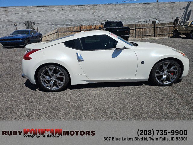 Used 2017 Nissan 370Z Sport Tech image 8
