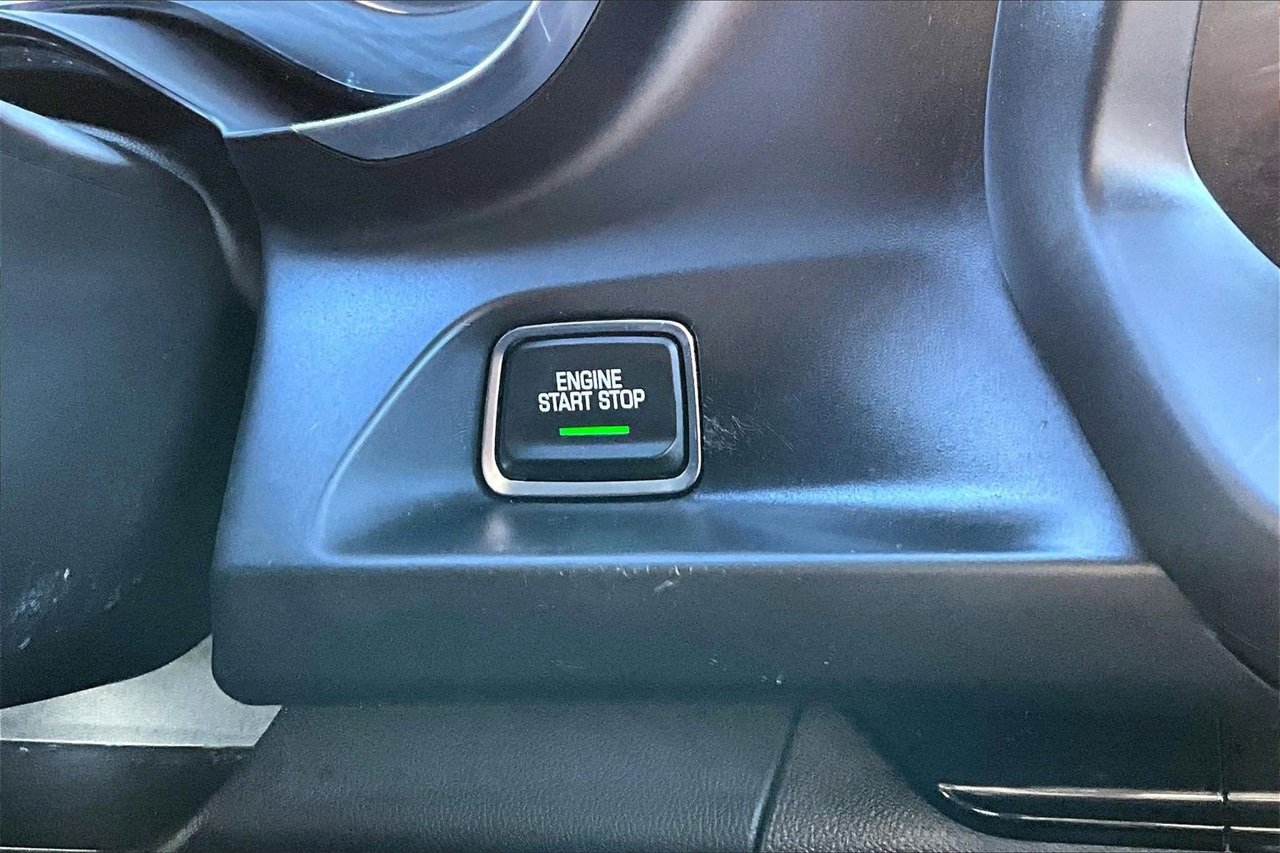 Used 2021 Chevrolet Camaro LT image 25