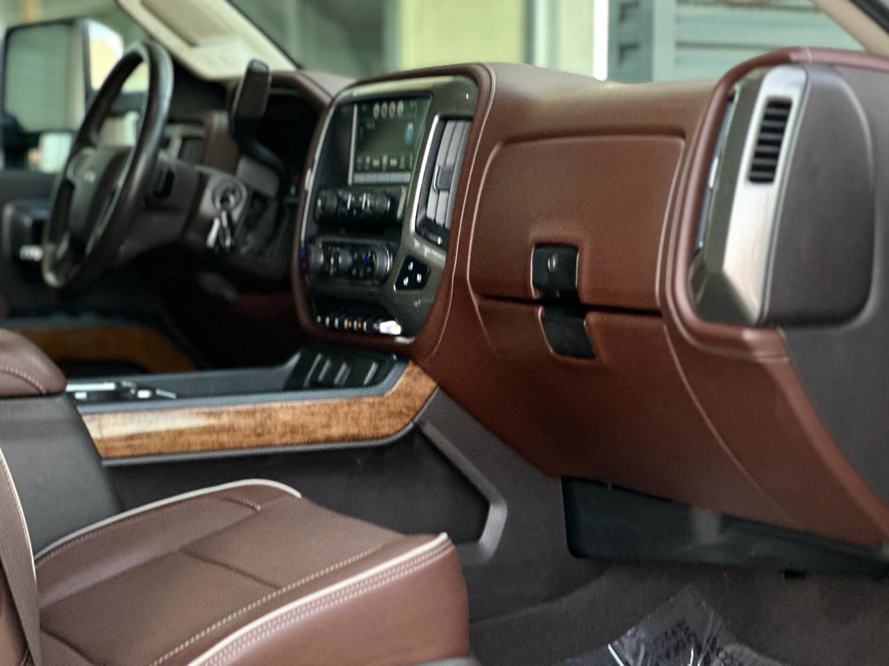 Used 2019 Chevrolet Silverado 2500 High Country w/ Duramax Plus Package image 13