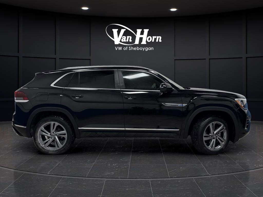 Used 2024 Volkswagen Atlas Cross Sport SEL R-Line image 2