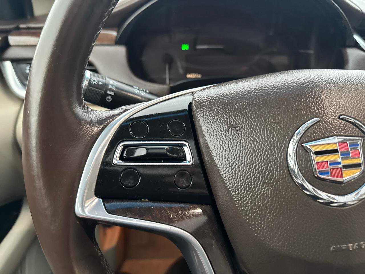 Used 2015 Cadillac XTS Luxury w/ Driver Awareness Package image 22