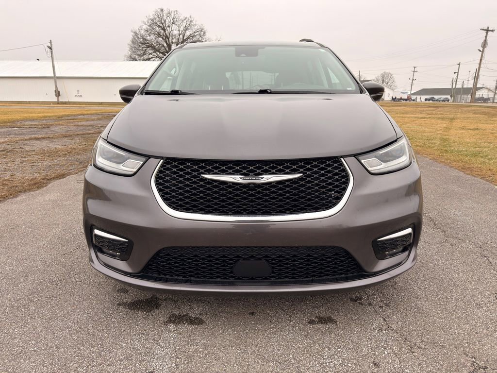 Used 2022 Chrysler Pacifica Touring-L image 15