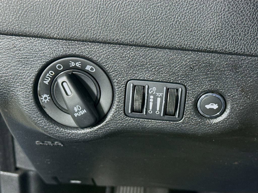 Used 2023 Dodge Charger SXT image 18