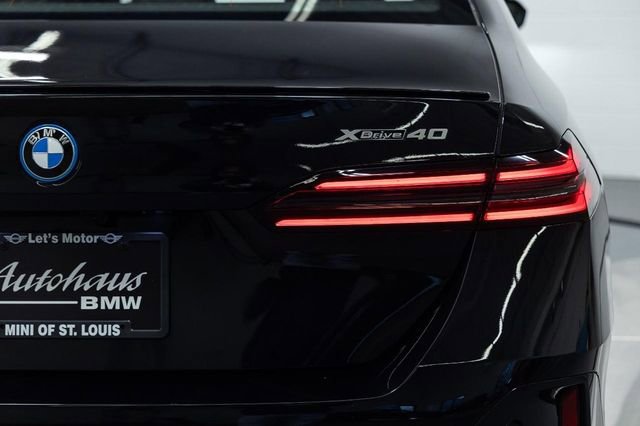 New 2026 BMW i5 eDrive40 image 11