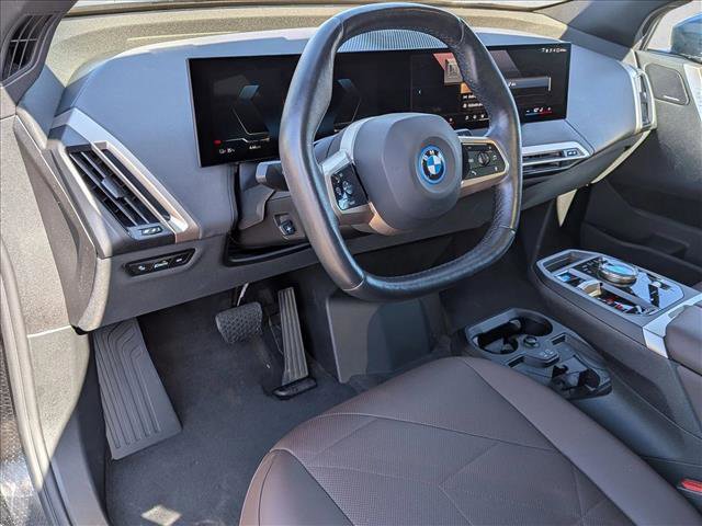 Used 2024 BMW iX xDrive50 w/ Sport Package AWD/4WD image 10