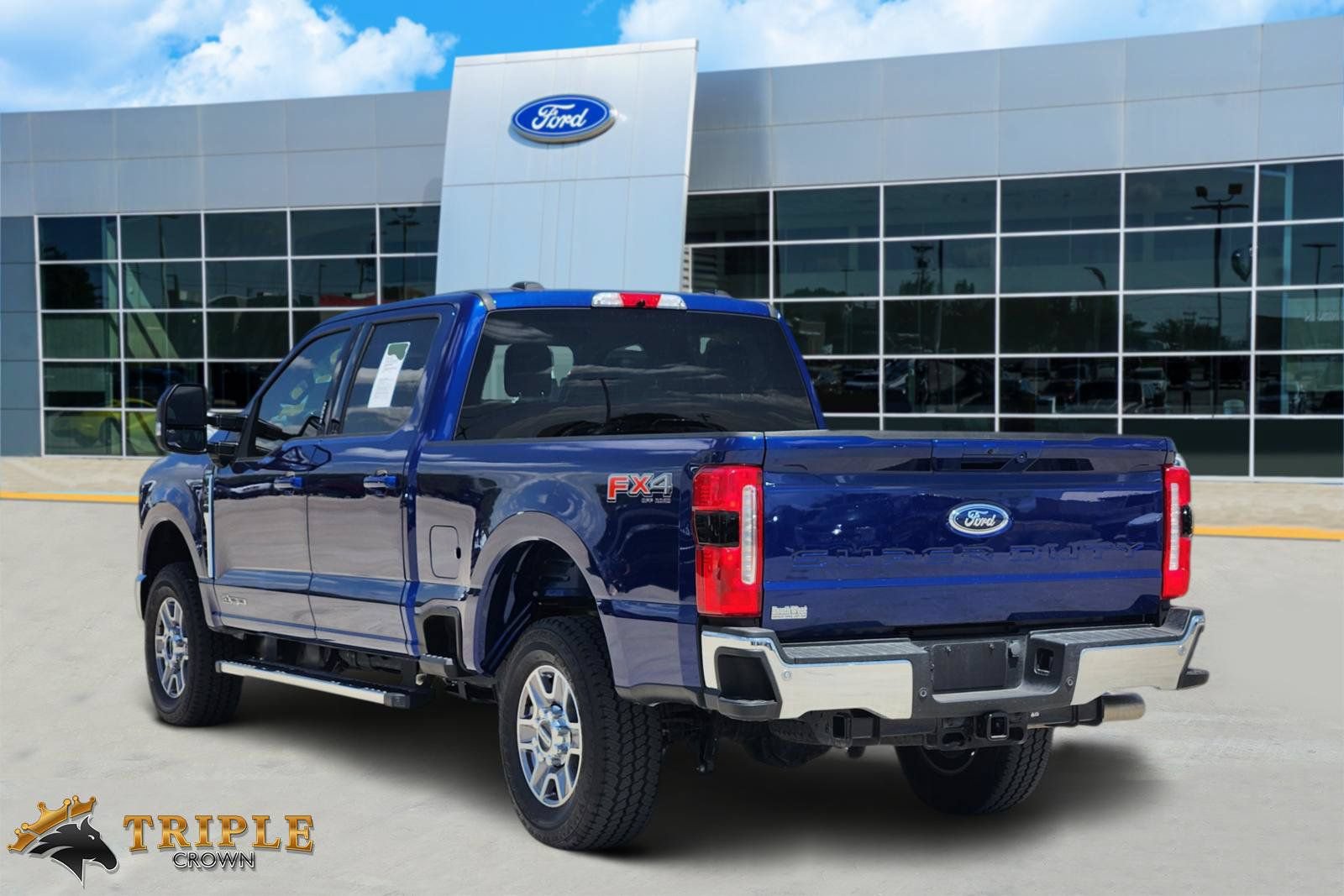 Used 2026 Ford F250 Lariat w/ FX4 Off-Road Package AWD/4WD image 4