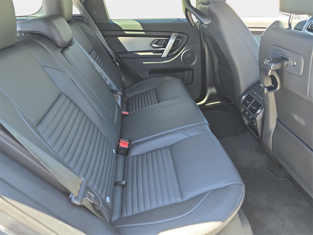 New 2025 Land Rover Discovery Sport Dynamic SE image 11