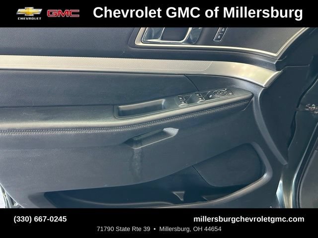 Used 2016 Ford Explorer XLT w/ Equipment Group 202A AWD/4WD image 16
