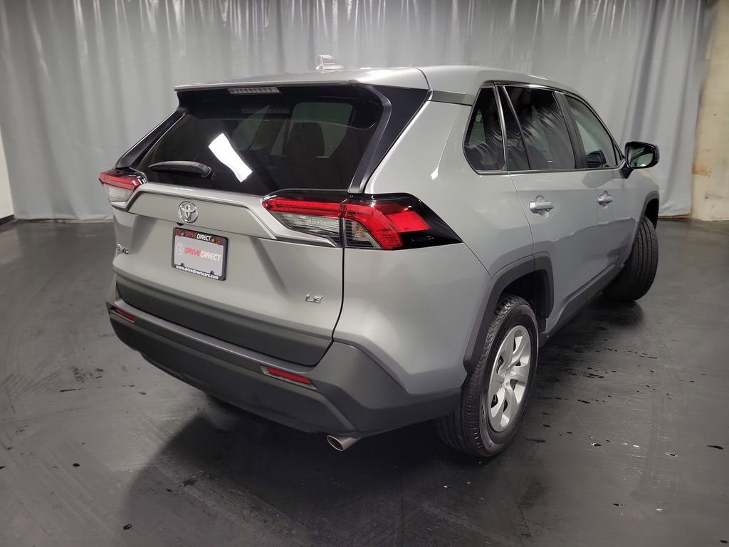 Used 2023 Toyota RAV4 LE image 8