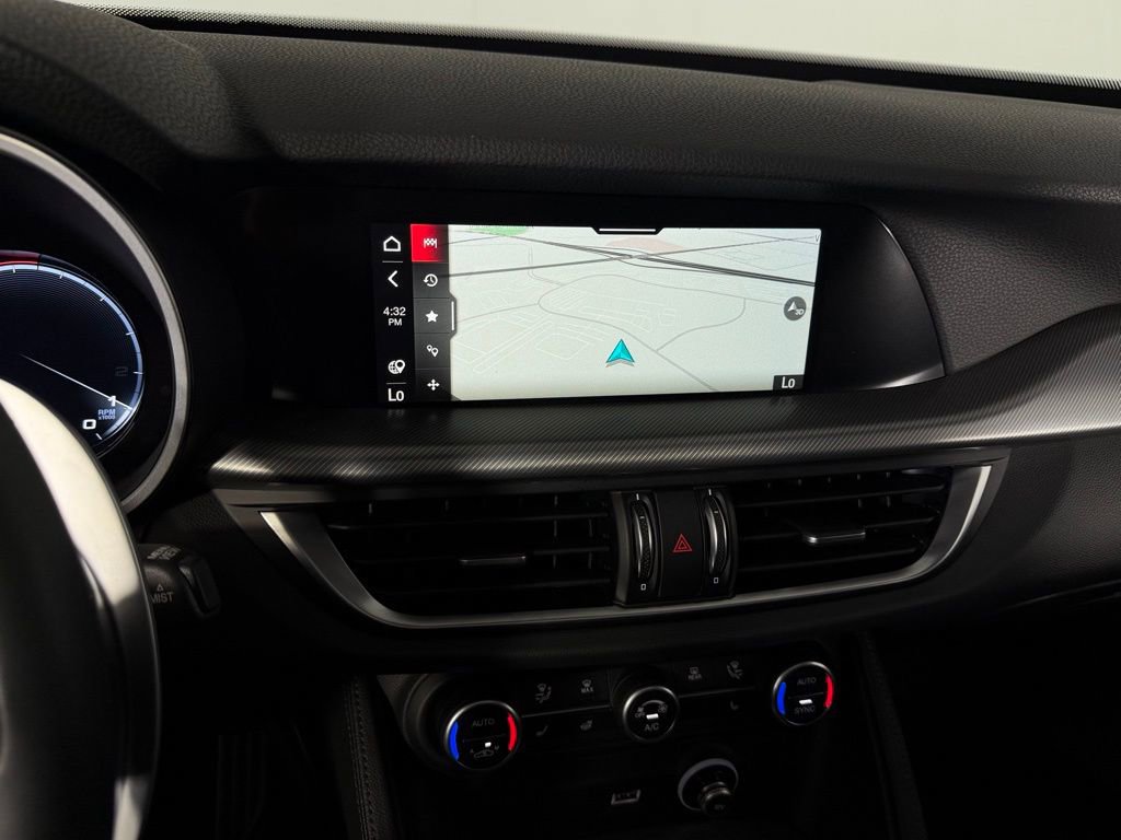 Used 2025 Alfa Romeo Stelvio Sprint w/ Veloce Package image 18